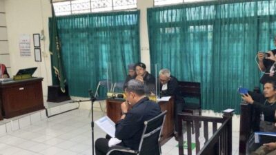 Menteri UMKM Maman Abdurrahman Terisak saat Tahu 17 Pekerja Mama Khas Banjar Kehilangan Pekerjaan